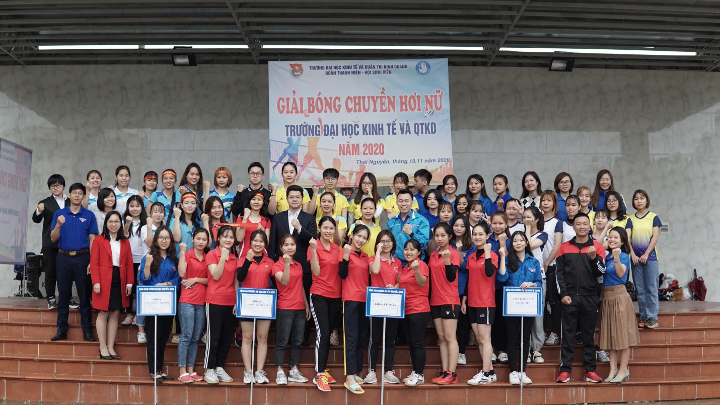 Giải bóng chuyền hơi Sinh viên Nữ trường Đại học Kinh tế & QTKD đã diễn ra thành công tốt đẹp