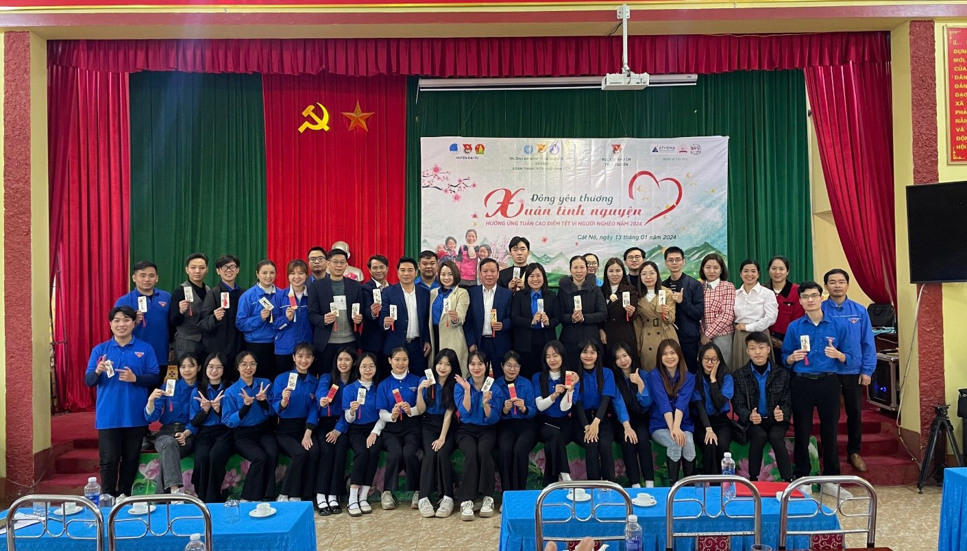 Trường Đại học Kinh tế và Quản trị Kinh doanh thực hiện chương trình tình nguyện “Đông yêu thương – Xuân tình nguyên 2024” 