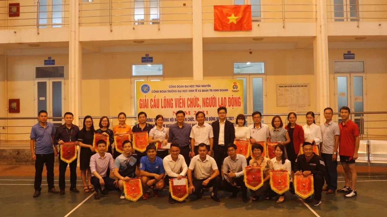 Giải cầu lông viên chức, người lao động năm 2021