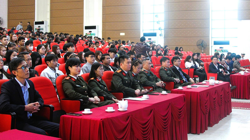 Tăng cường tuyên truyền pháp luật Việt Nam cho Lưu học sinh quốc tế tại TUEBA