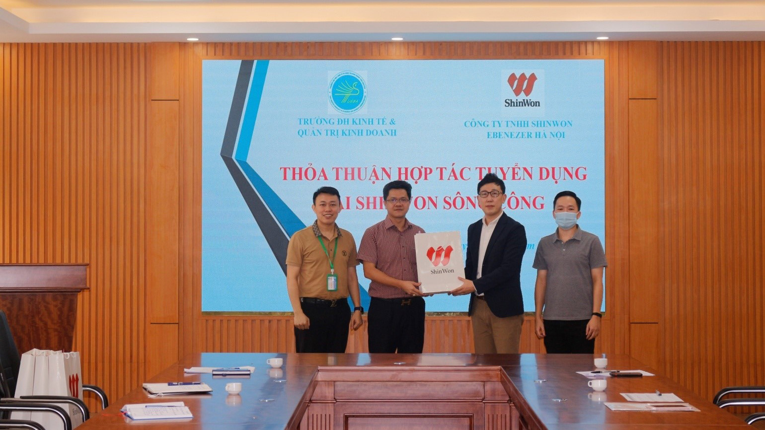 Thêm nhiều cơ hội việc làm cho sinh viên Nhà trường với công ty Shinwon Ebenezer Hà Nội