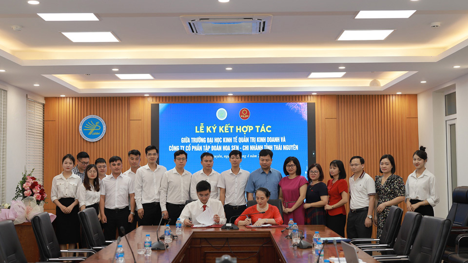 Lễ ký kết hợp tác giữa Công ty Cổ phần Tập đoàn Hoa Sen - Chi nhánh Thái Nguyên