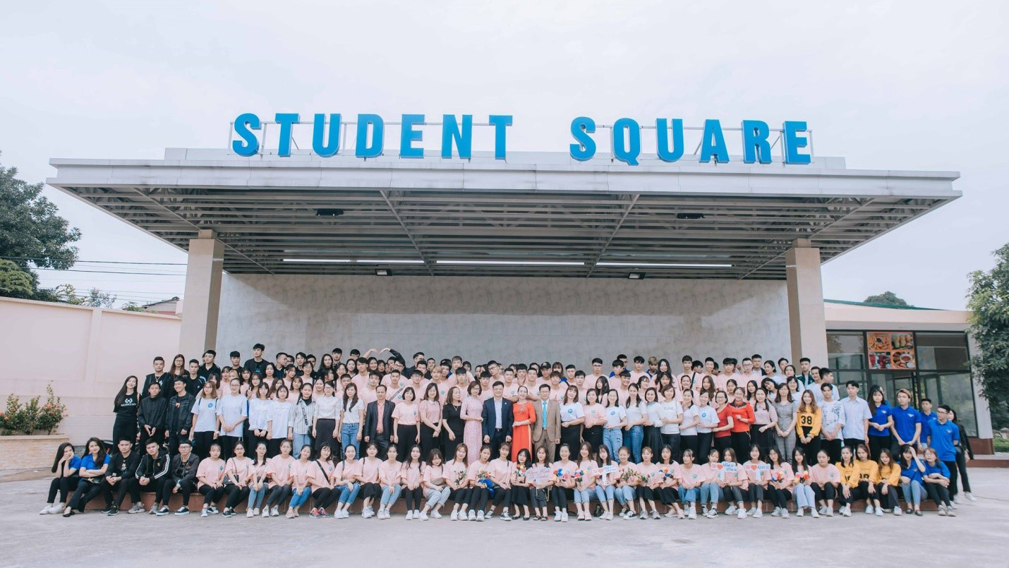 Không khí sôi nổi của Trường ĐHKT & QTKD khi bước vào năm học mới