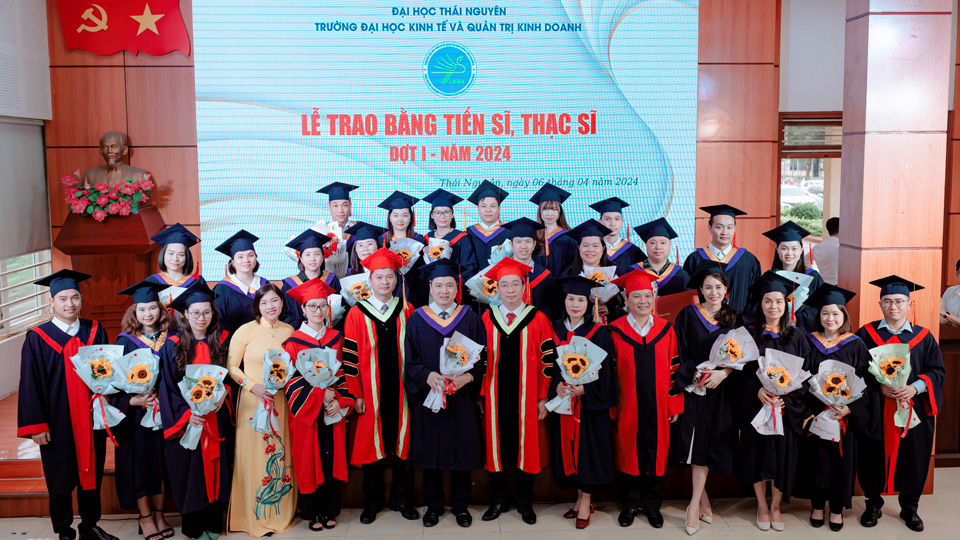 Lễ trao bằng Tiến sĩ, Thạc sĩ đợt I năm 2024 