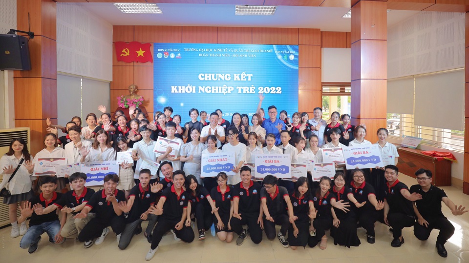 Chung kết cuộc thi “Khởi nghiệp trẻ 2022 – Trường ĐHKT&QTKD” diễn ra thành công tốt đẹp