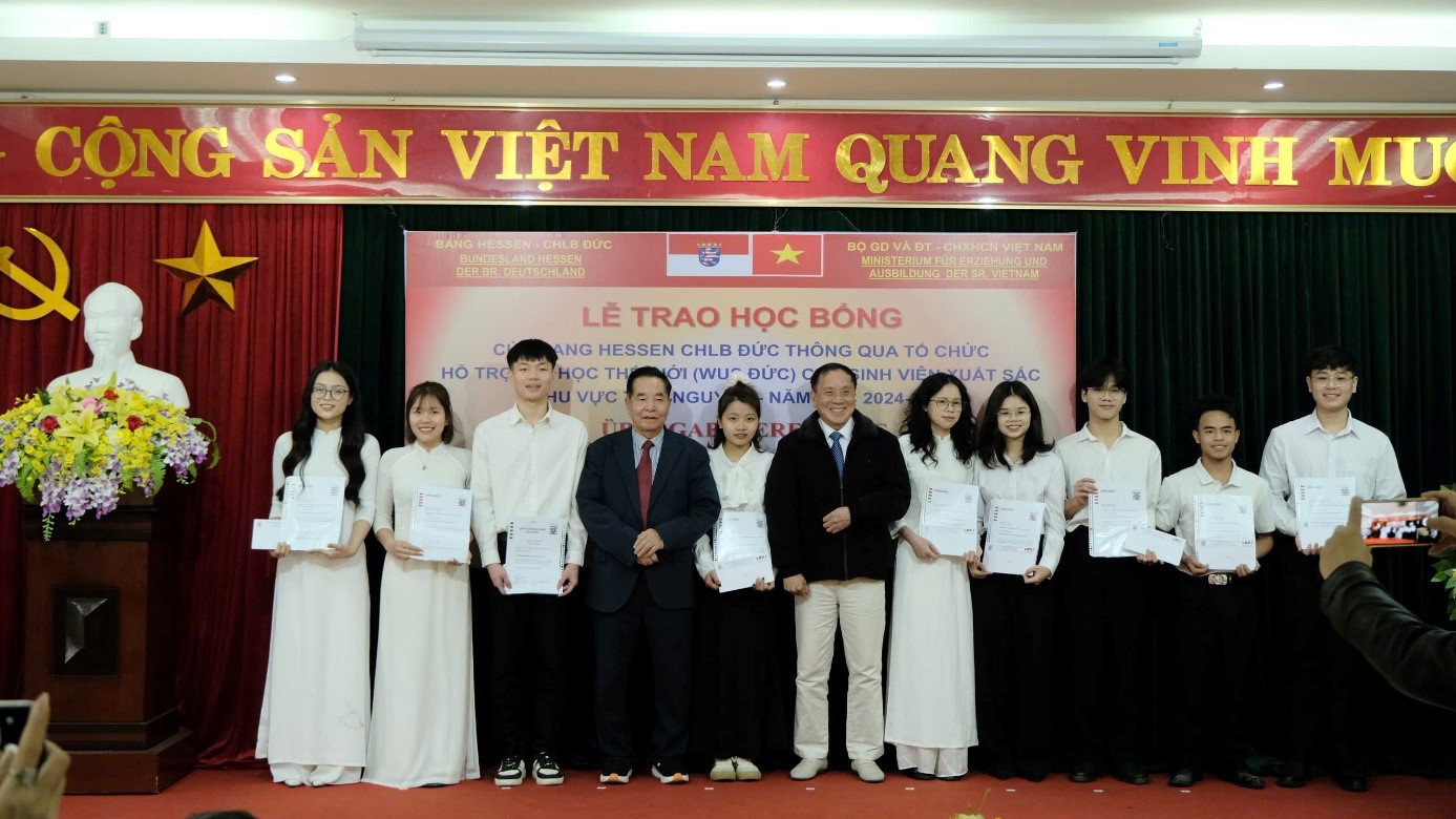 Sinh viên Lưu Phương Linh – K19 Kinh tế đầu tư nhận học bổng HESSEN năm học 2024-2025