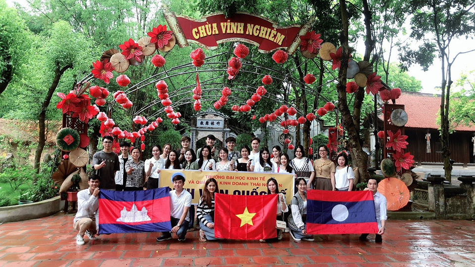 Chương trình Ngoại khóa cho LHS và chương trình Homestay cho LHS Lào năm 2022