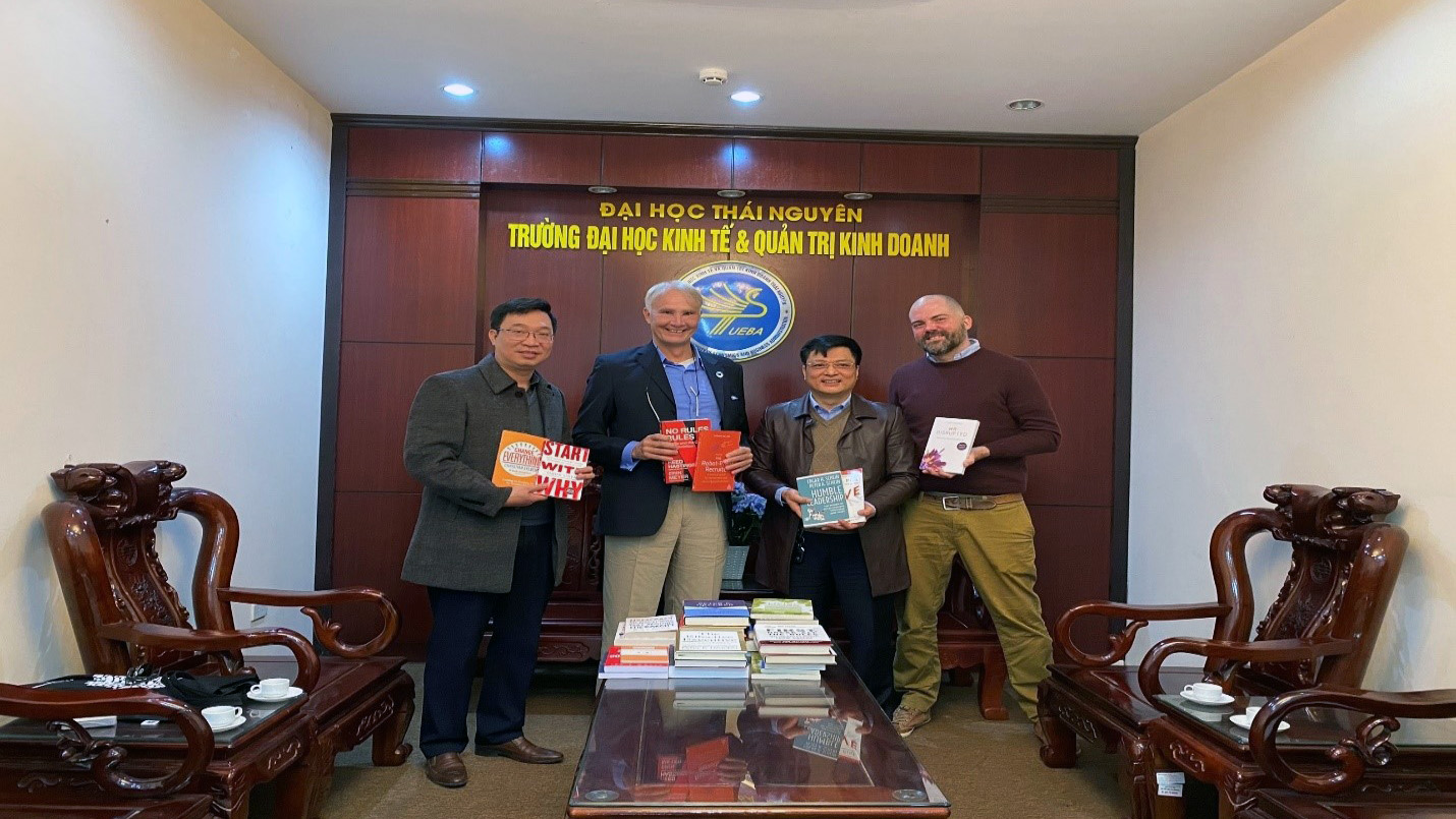 Trường ĐH Kinh tế & Quản trị Kinh doanh tiếp đón và làm việc với chuyên gia chương trình Fulbright tại Việt Nam và chuyên gia Trường ĐH Phát triển Bền vững Eberswalde (Đức)