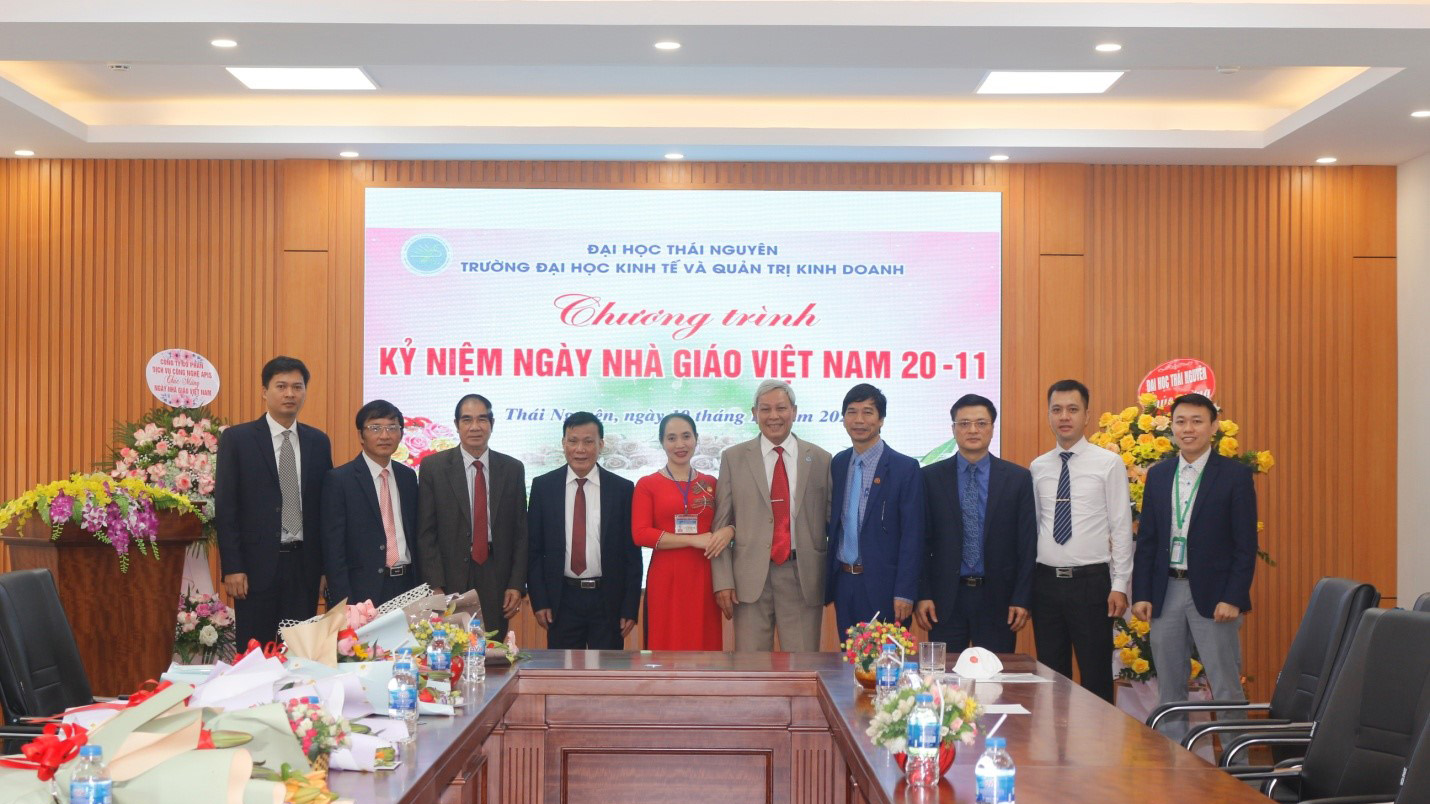 Gặp mặt kỷ niệm 39 năm ngày nhà giáo Việt Nam 20-11