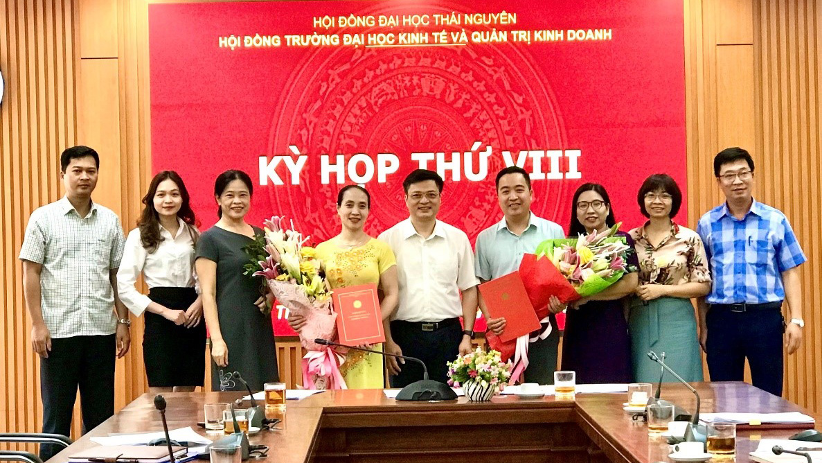 Công bố Quyết định bổ sung thành viên Hội đồng Trường Đại học Kinh tế và Quản trị Kinh doanh