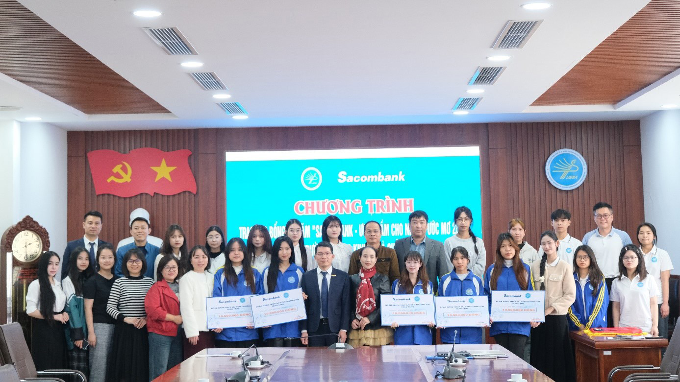 Ngân hàng Sacombank trao 5 suất học bổng tổng trị giá 50.000.000đ cho 5 sinh viên Nhà trường