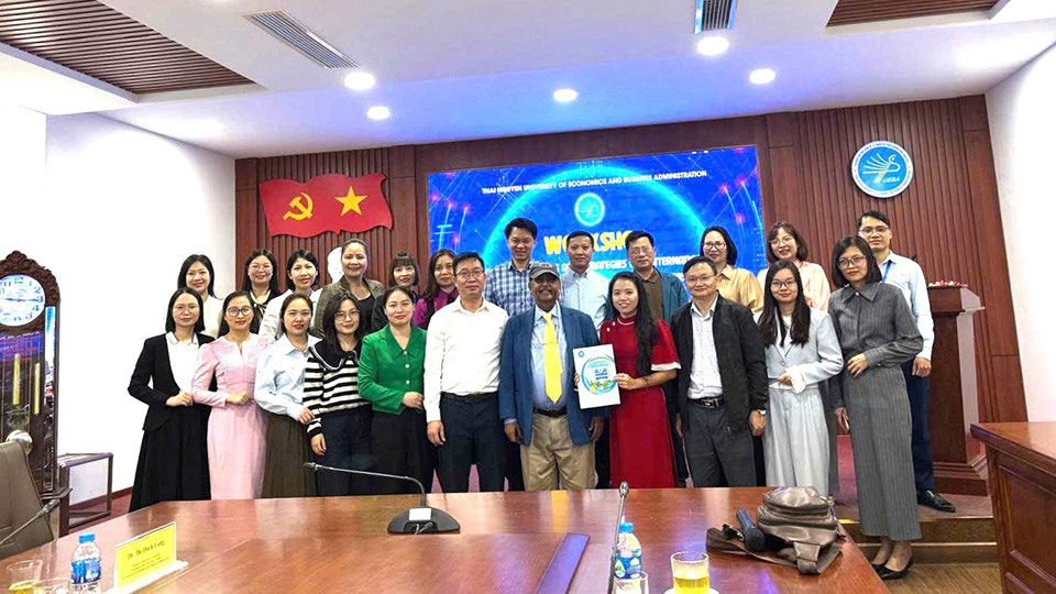 TUEBA tổ chức Hội nghị tập huấn “Xu hướng mới và kinh nghiệm công bố quốc tế  trong lĩnh vực Marketing và Quản trị kinh doanh”