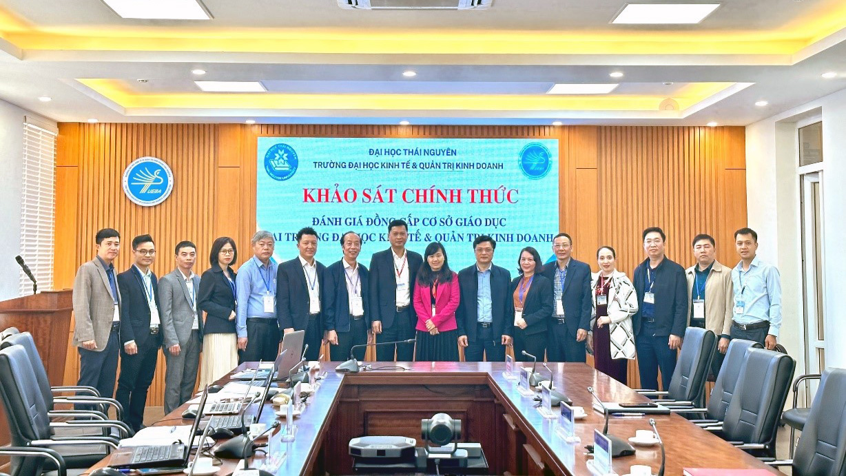 Khai mạc Đợt Khảo sát chính thức đánh giá đồng cấp cơ sở giáo dục tại Trường Đại học Kinh tế và Quản trị Kinh doanh