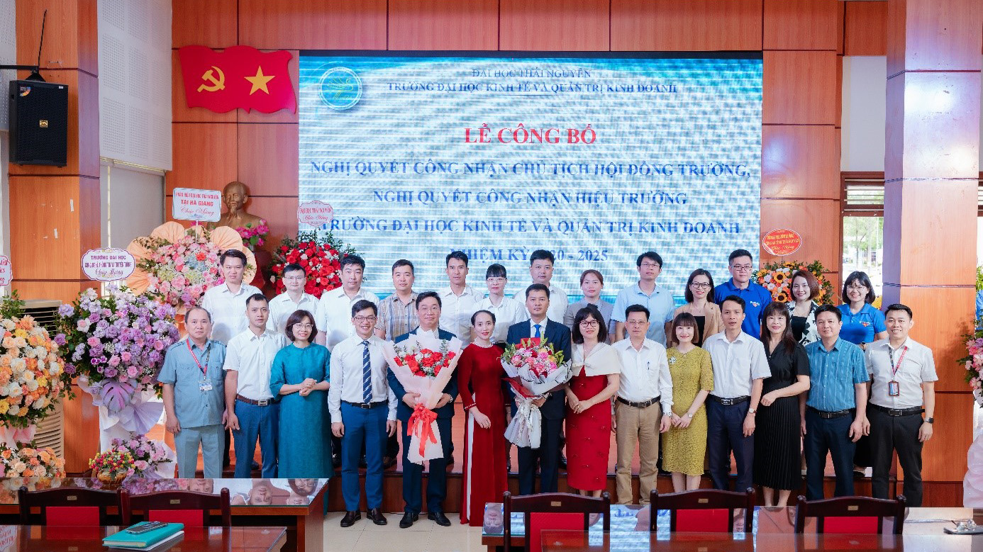 Lễ công bố Nghị quyết công nhận Chủ tịch Hội đồng trường và Nghị quyết công nhận Hiệu trưởng Nhà trường nhiệm kỳ 2020-2025