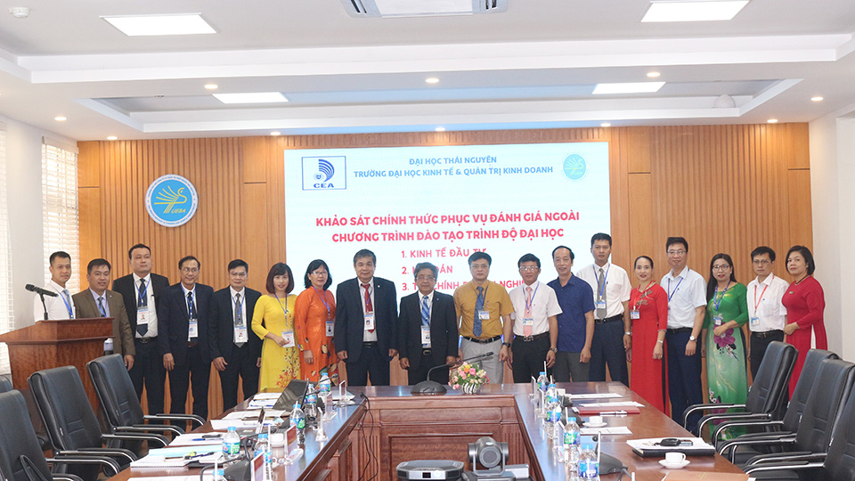 Khai mạc đợt khảo sát chính thức đánh giá chất lượng 03 chương trình đào tạo tại trường ĐH Kinh tế và Quản trị Kinh doanh