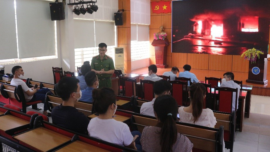 Trường Đại học Kinh tế và Quản trị Kinh doanh tổ chức tập huấn công tác phòng cháy, chữa cháy và cứu nạn cứu hộ năm 2022