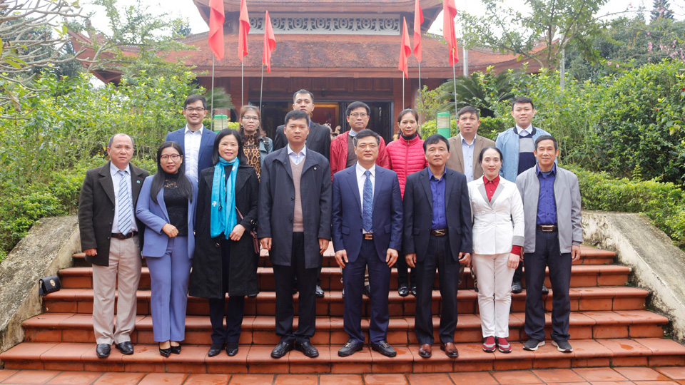 Lễ Báo công dâng Bác tại khu di tích ATK và dâng hoa tưởng nhớ các anh hùng liệt sĩ tại Khu di tích lịch sử 915 Thái Nguyên