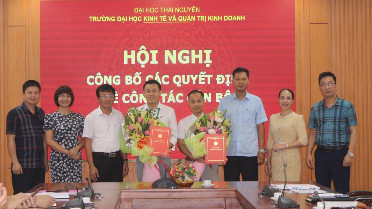 Hội nghị công bố Quyết định bổ nhiệm cán bộ Trường Đại học Kinh tế và Quản trị Kinh doanh